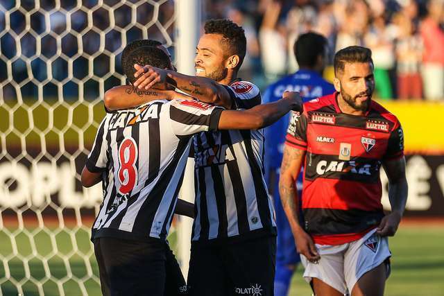 Ainda que pouco inspirado, Sport é letal, vence Botafogo-SP e espanta fase  negativa - Folha PE