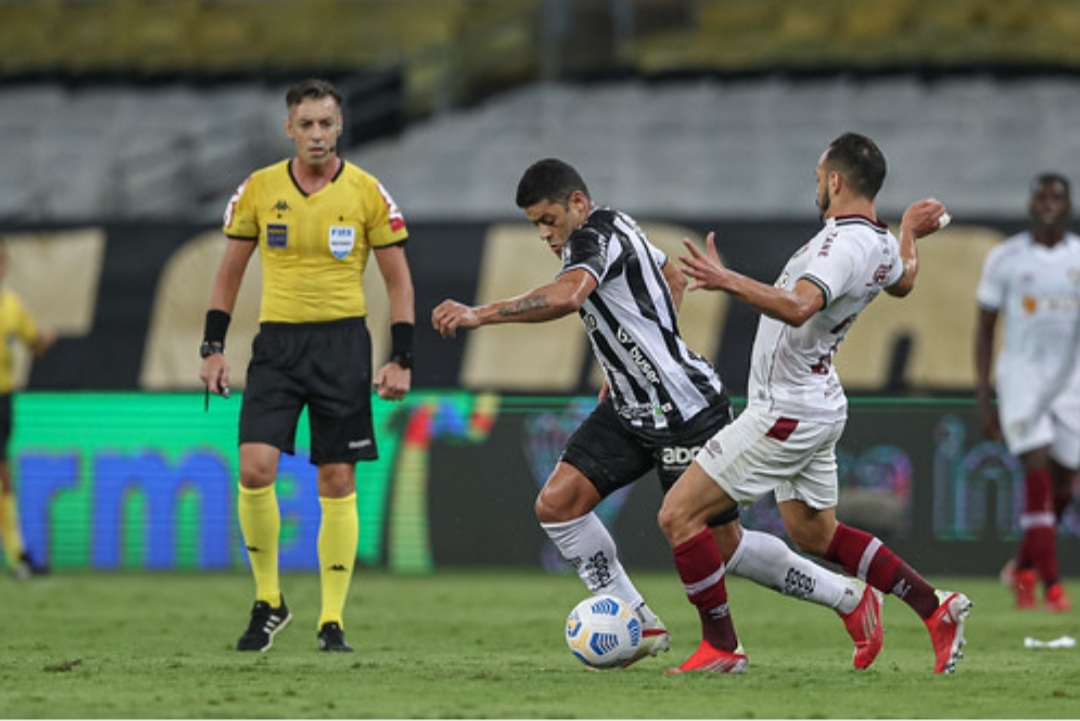 Everson brilha nos pênaltis e Atlético elimina o Boca na Libertadores