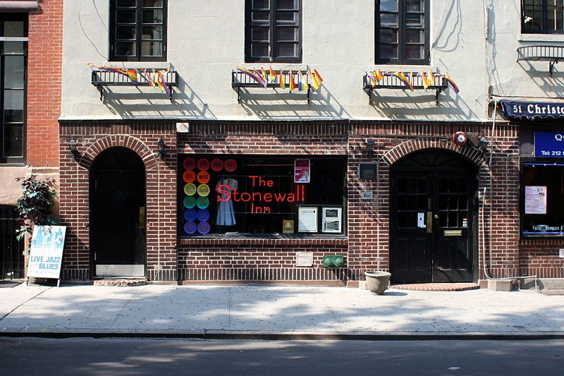 Fachada do bar Stonewall Inn em 2008 (Foto: Johannes Jordan/Wikimedia Commons)